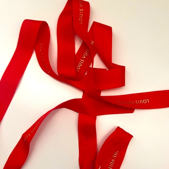 LOUIS VUITTON Red Ribbon - Picture 5 of 5